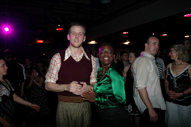 min 2007 11 10 fous swing 322